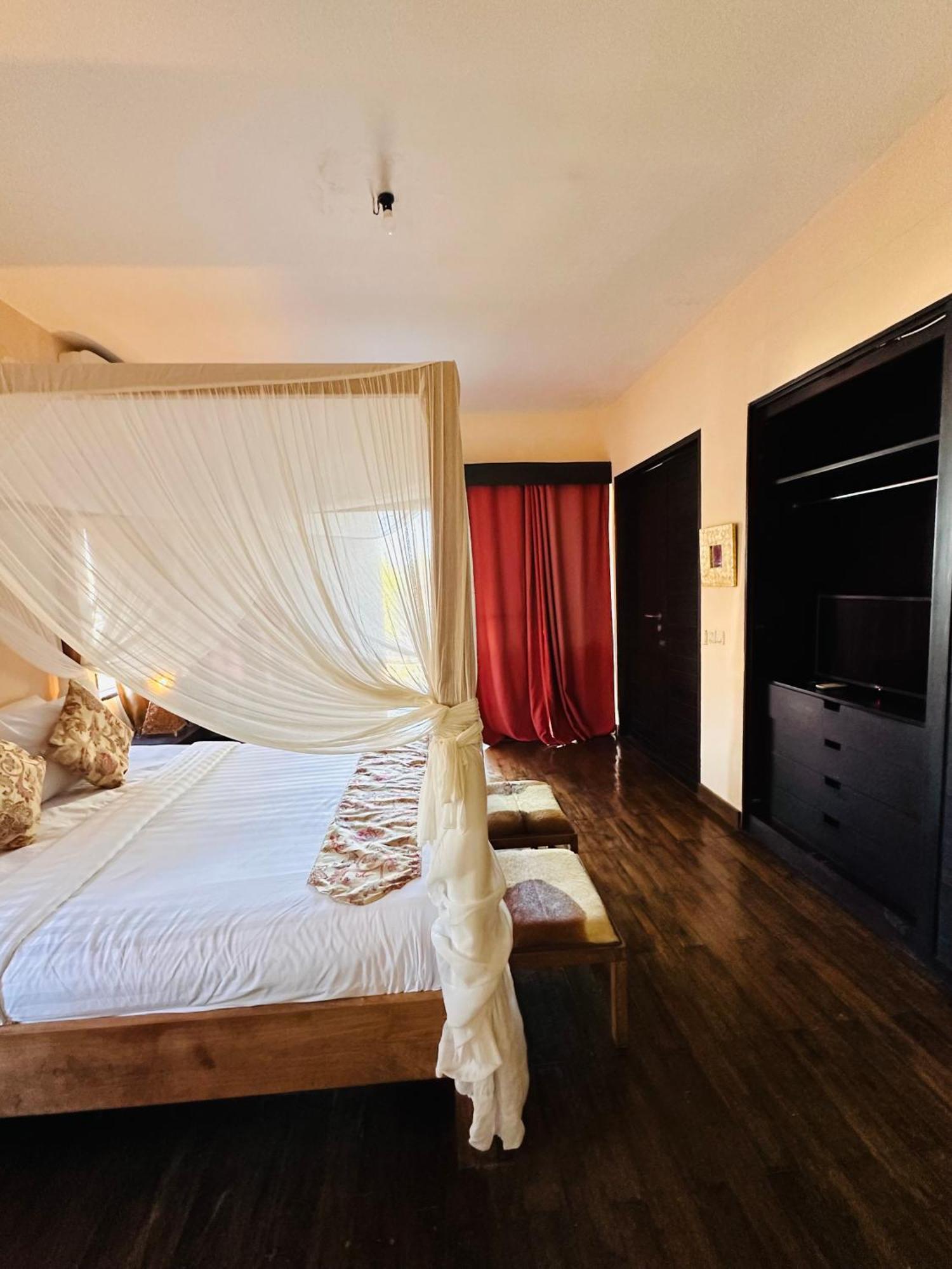 La Villa กีลีตราวางัน ภายนอก รูปภาพ