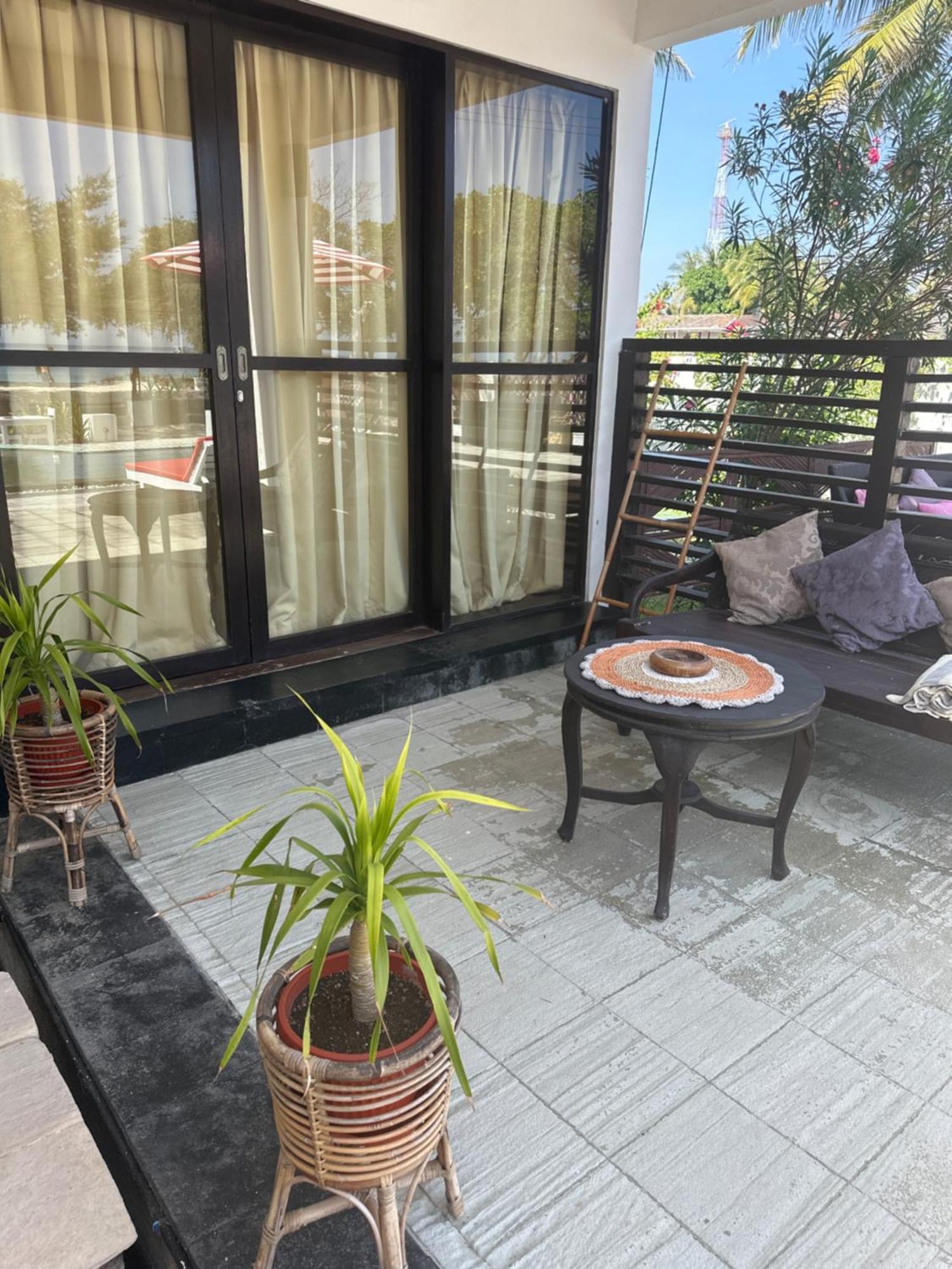 La Villa กีลีตราวางัน ภายนอก รูปภาพ